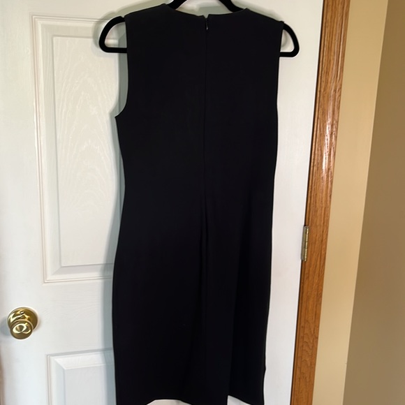 NWT Banana Republic Black sheath style Dress size 6. - Picture 4 of 7
